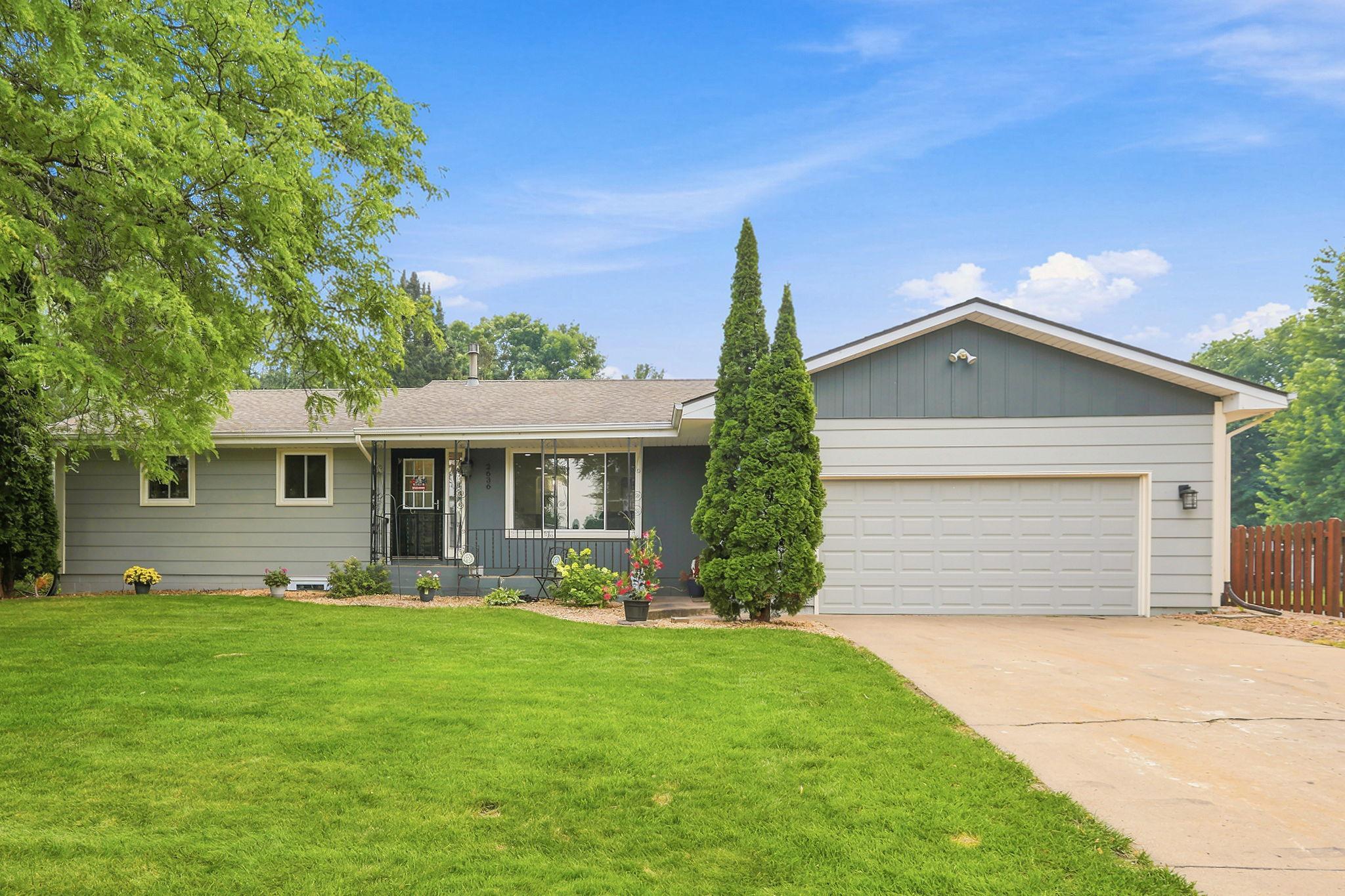 2636 Ridge Lane, Saint Paul, MN 55112