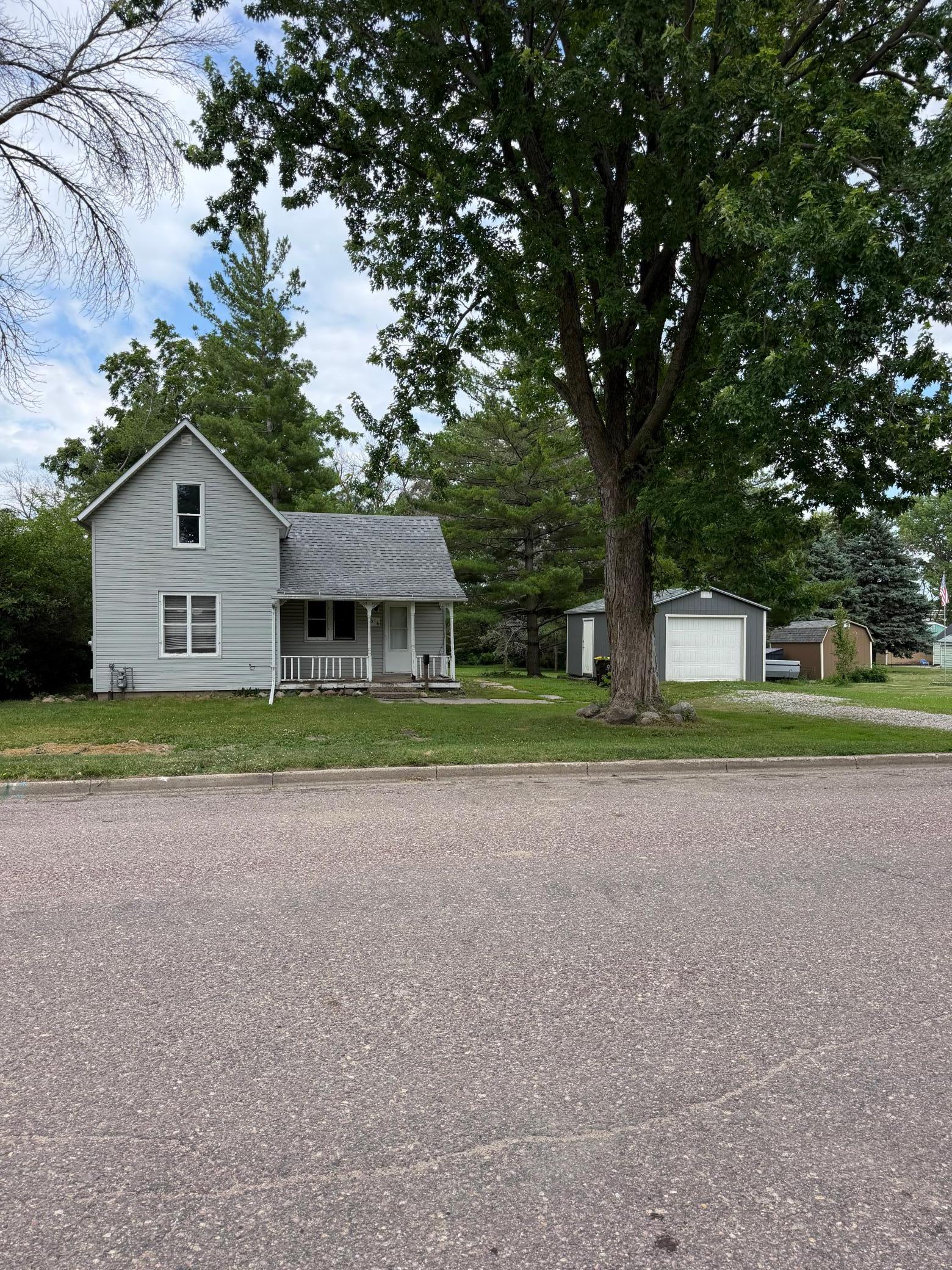 616 N Dewey Street — photo
