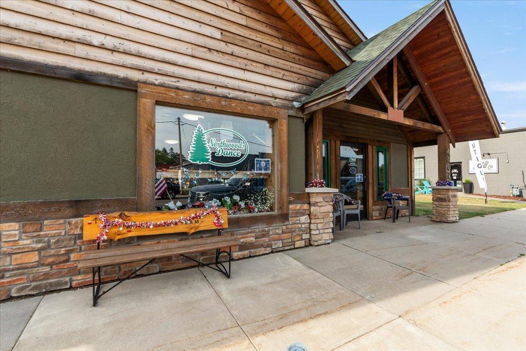 4407 Main Street — photo