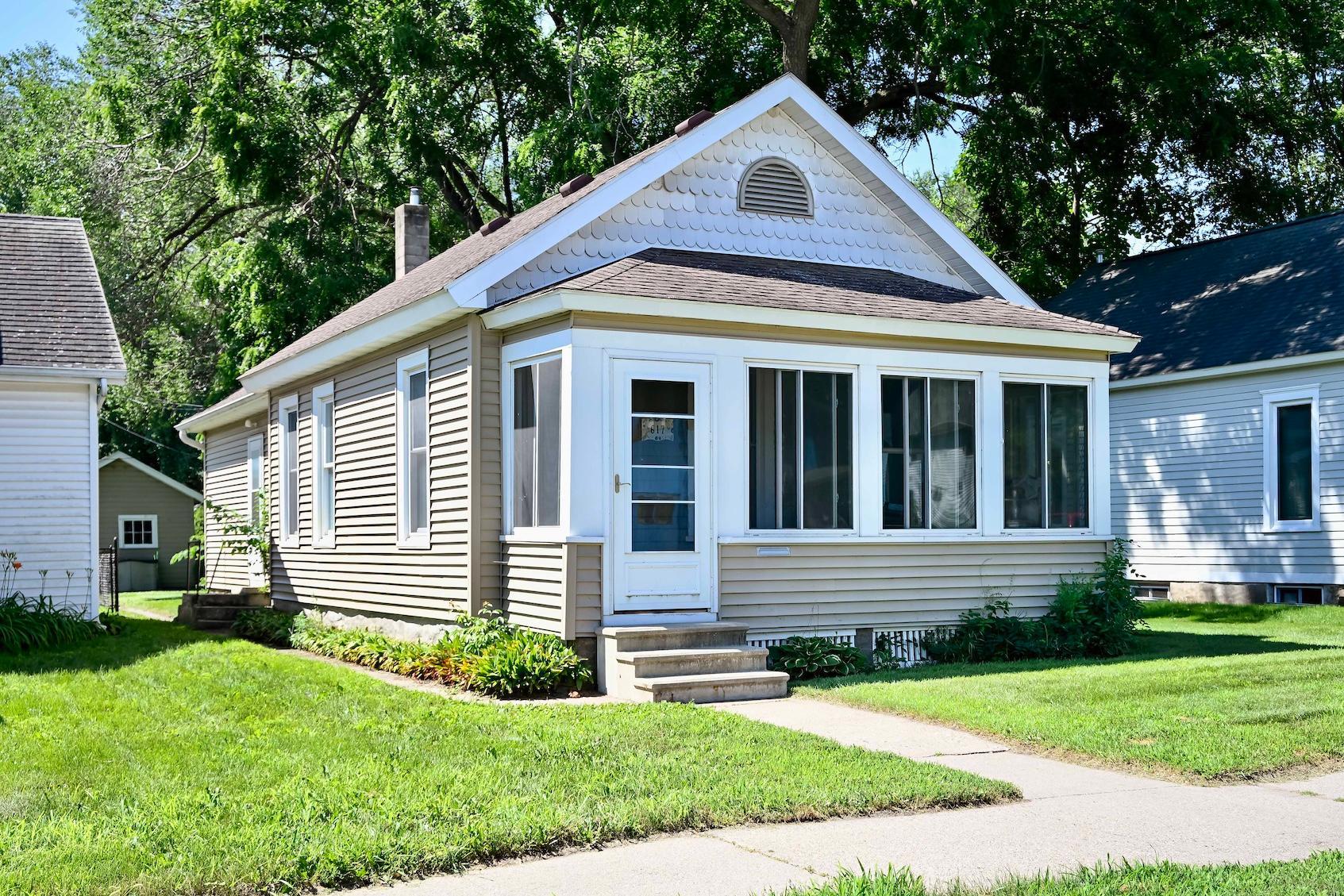 617 W Howard Street — photo