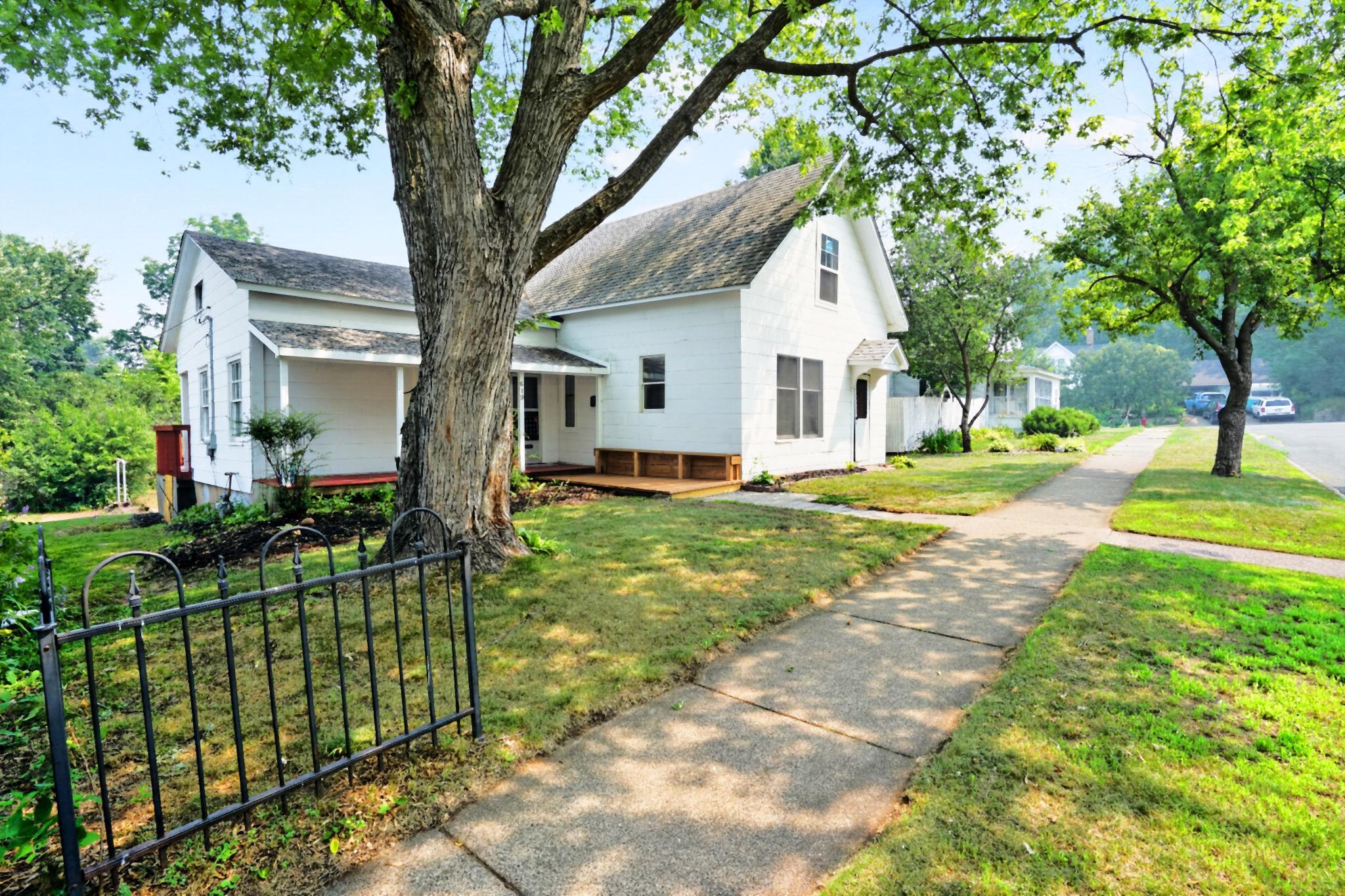 619 Locust Street — photo