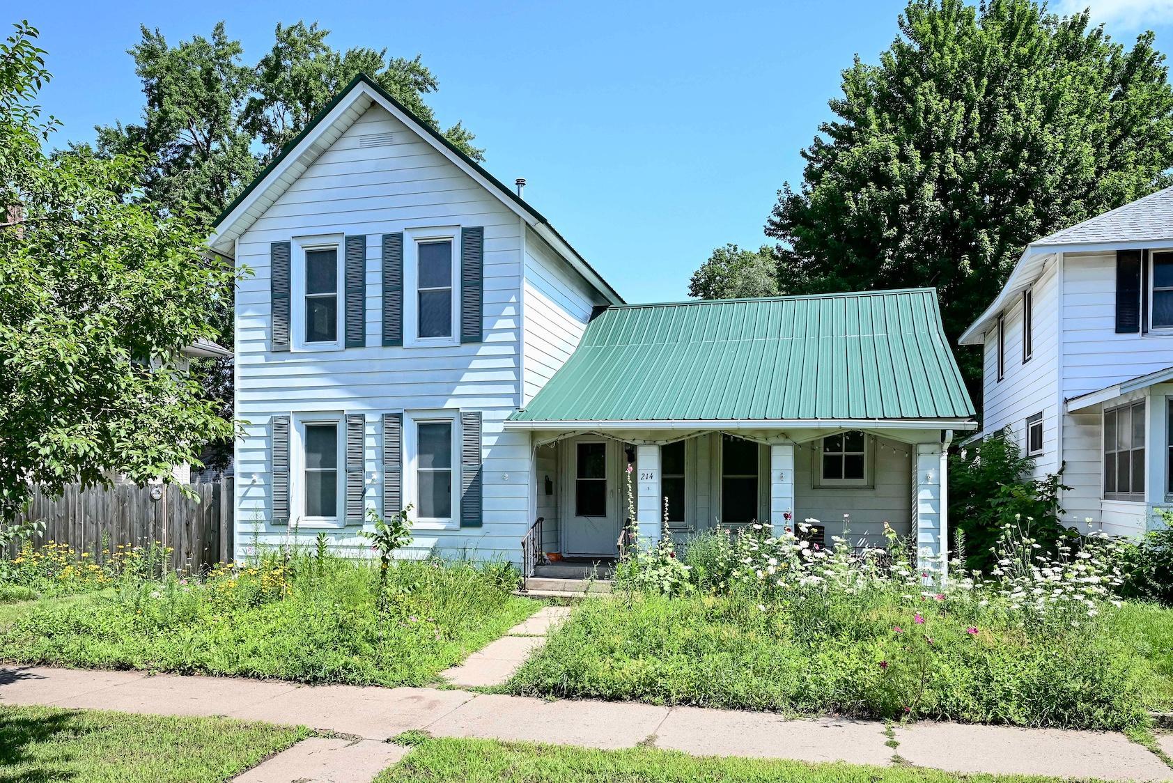 214 E Howard Street — photo
