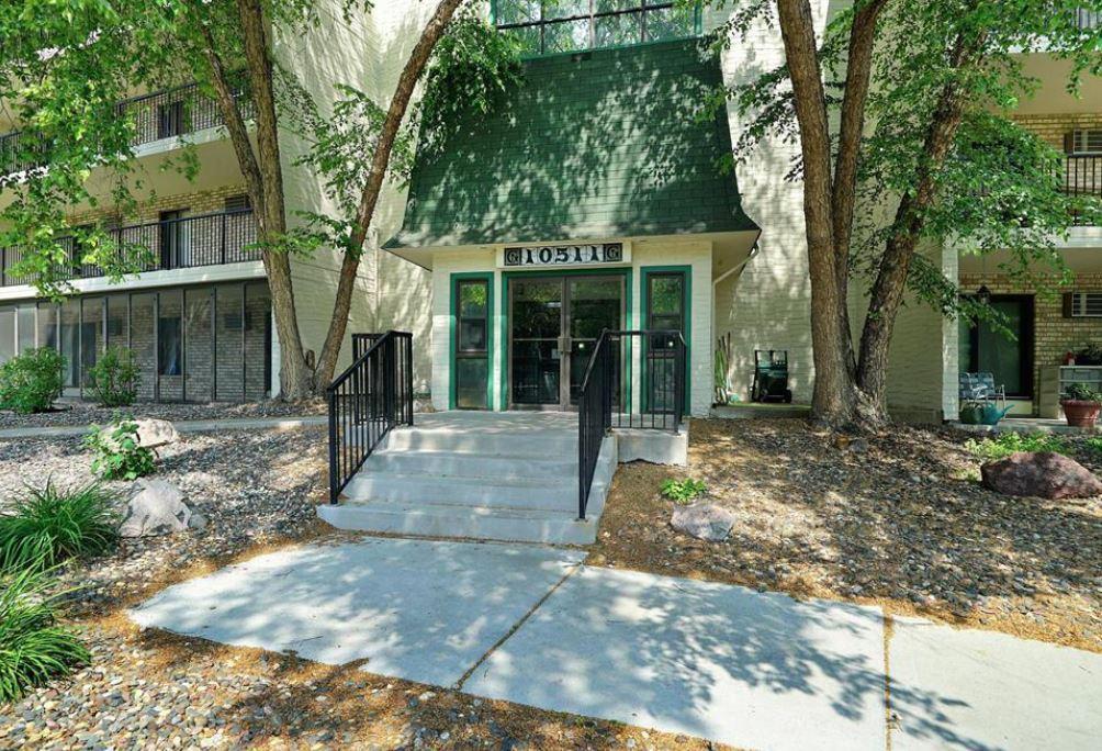 10511 Cedar Lake Road 503 — photo