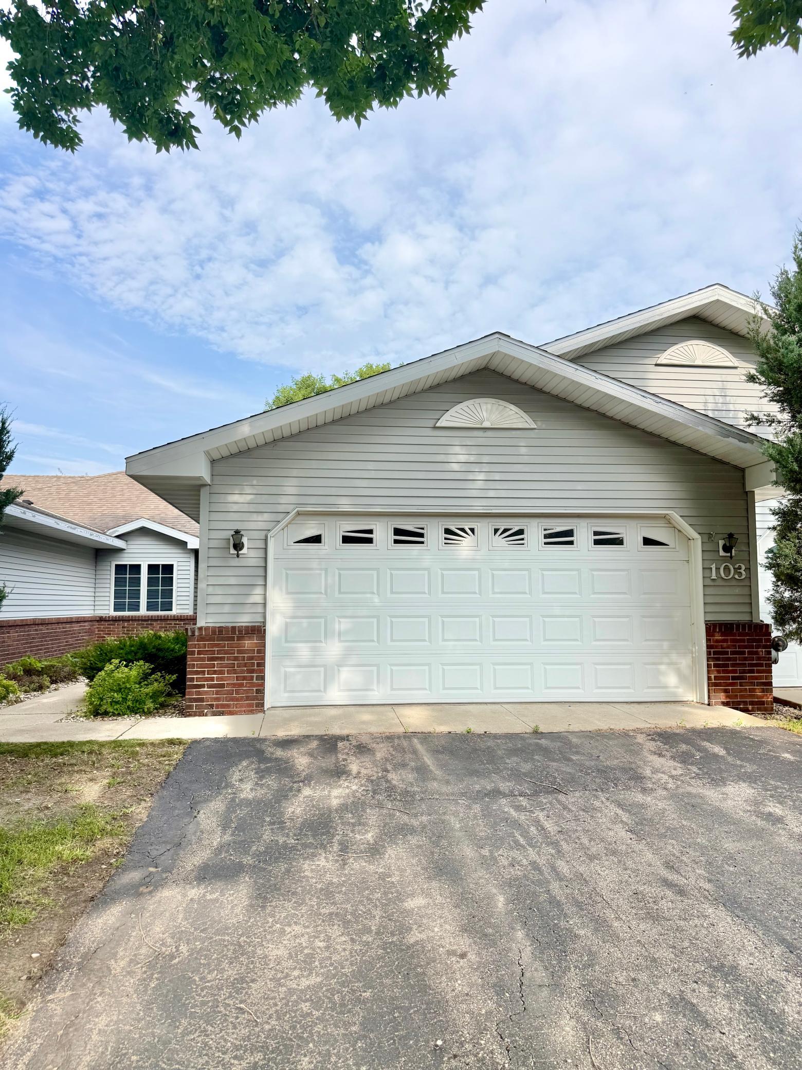 103 Raven Court — photo
