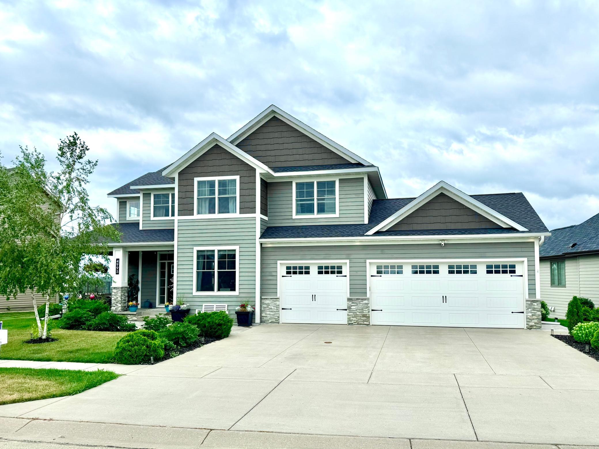 4995 Chalet Court — photo