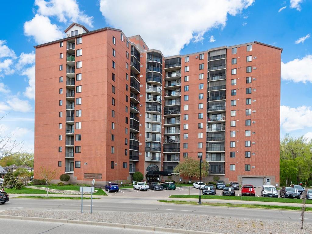 6500 Woodlake Drive 914 — photo