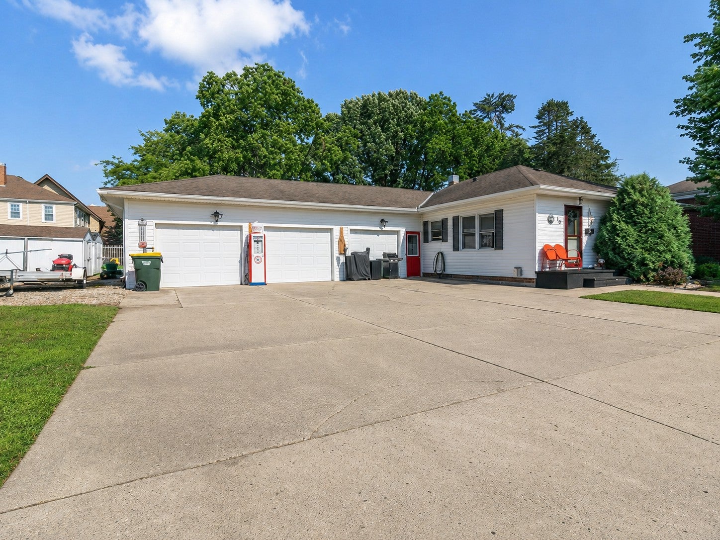 10 Buck Avenue NE — photo