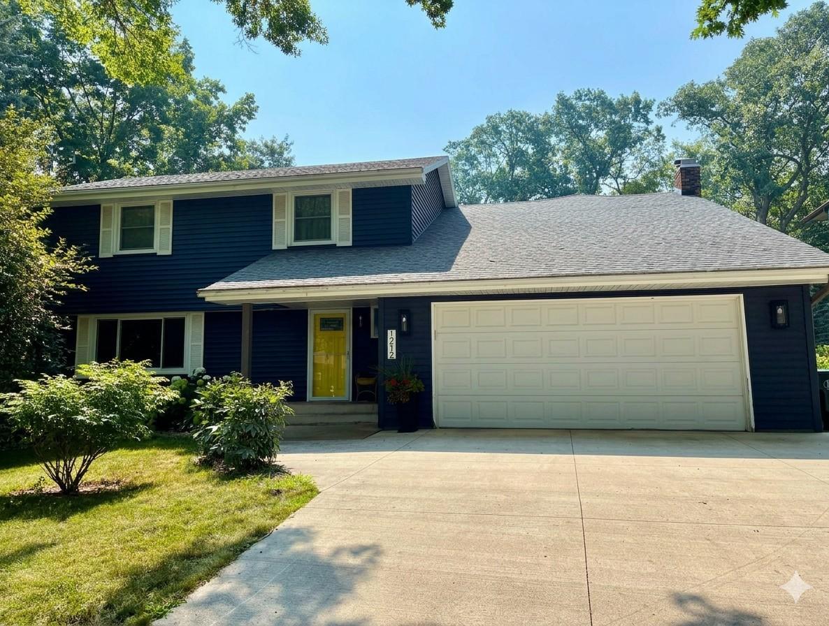 1212 Balsam Trail E — photo