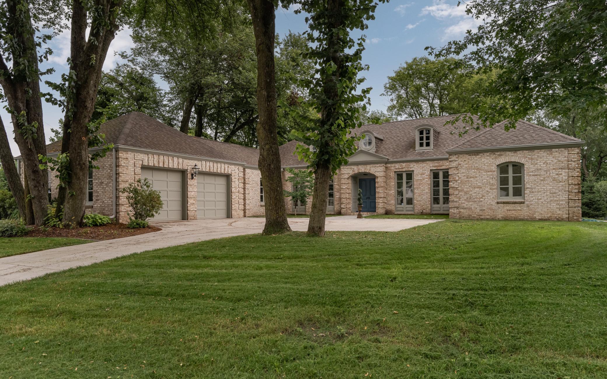 910 Folwell Drive SW, Rochester, MN 55902