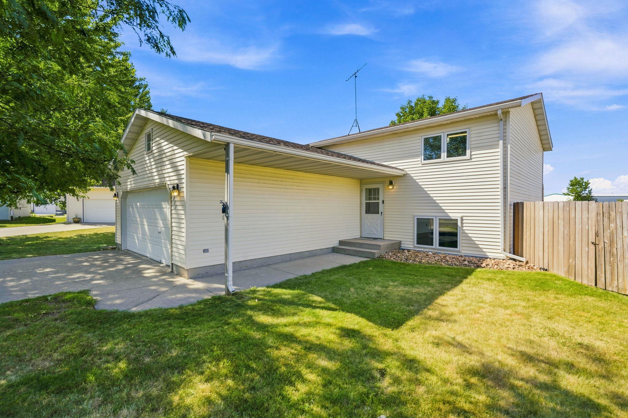 411 Np Court — photo