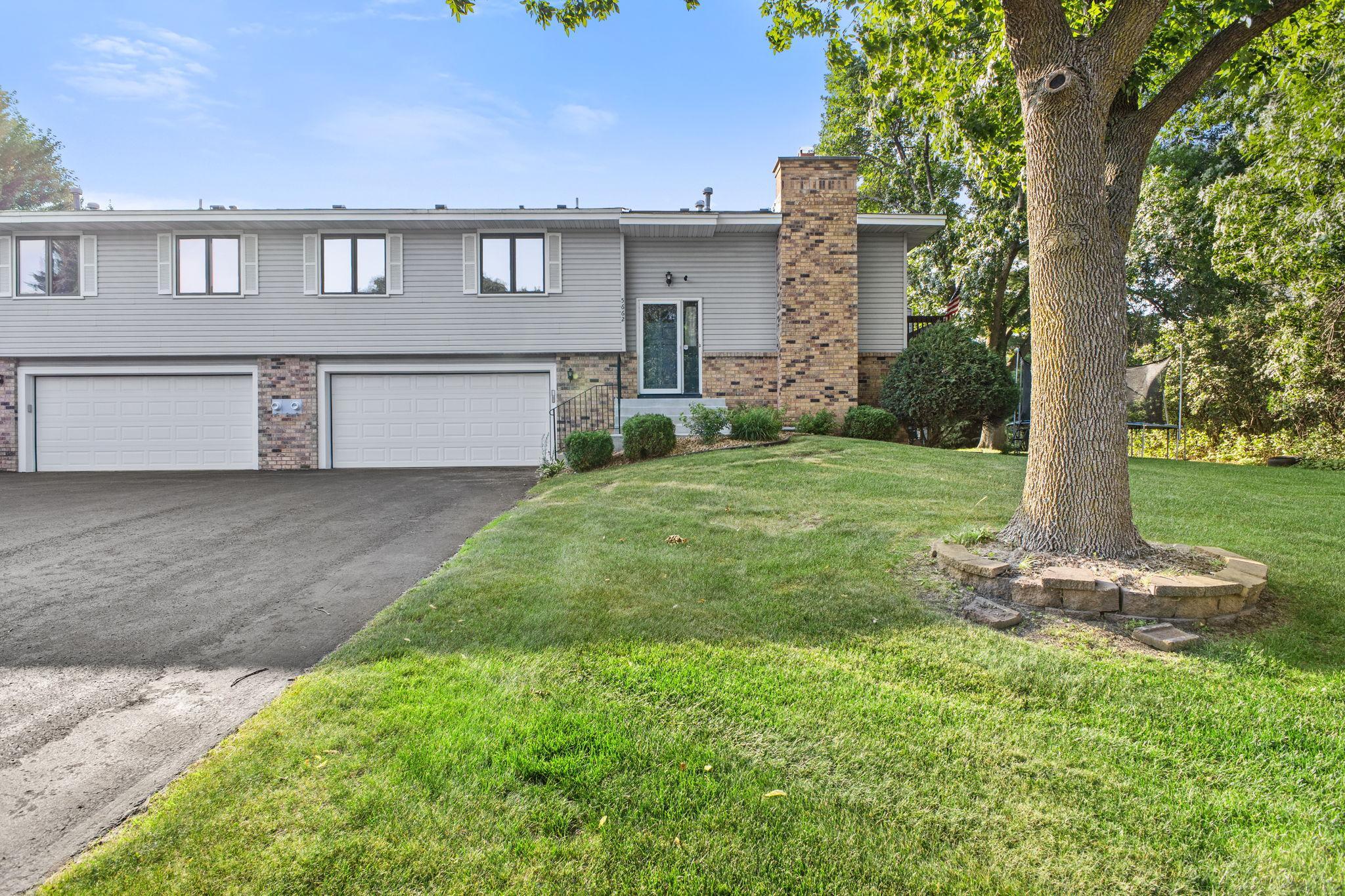 5662 Royal Oaks Drive — photo