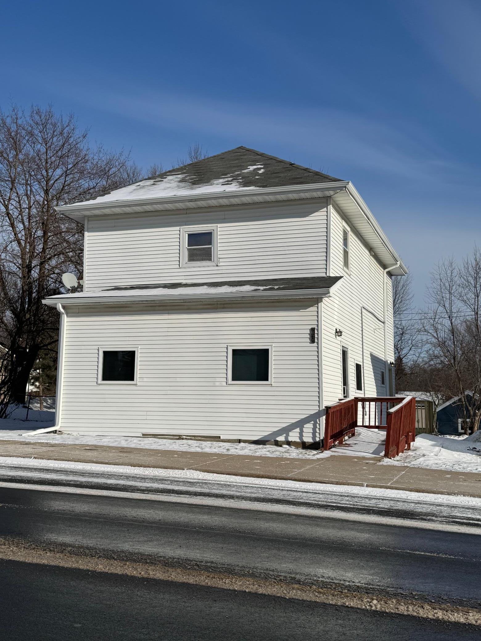 920 Davis Street — photo