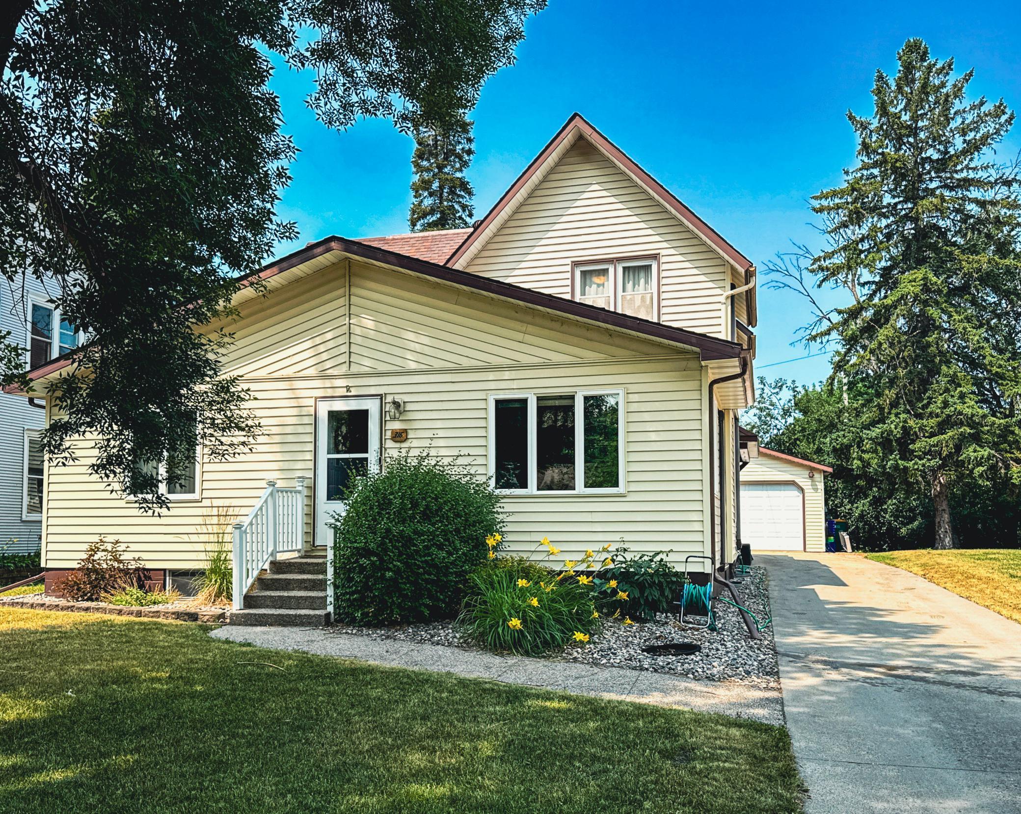 316 S Ash Street — photo
