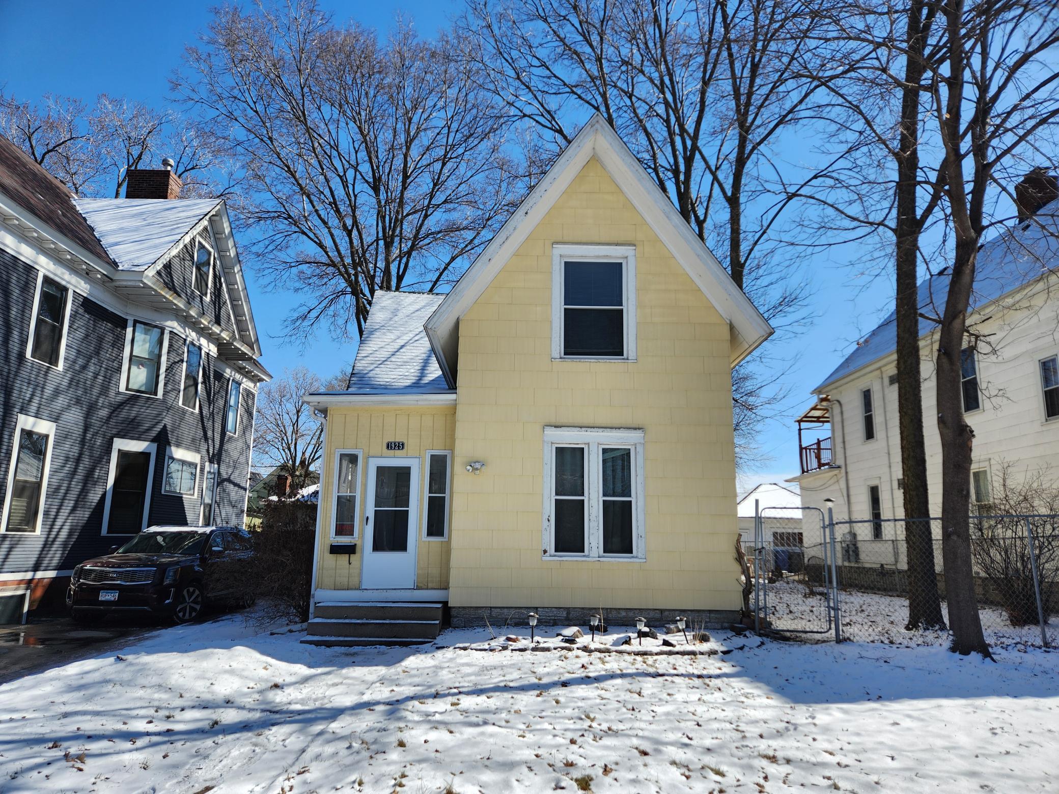 1925 Elliot Avenue — photo