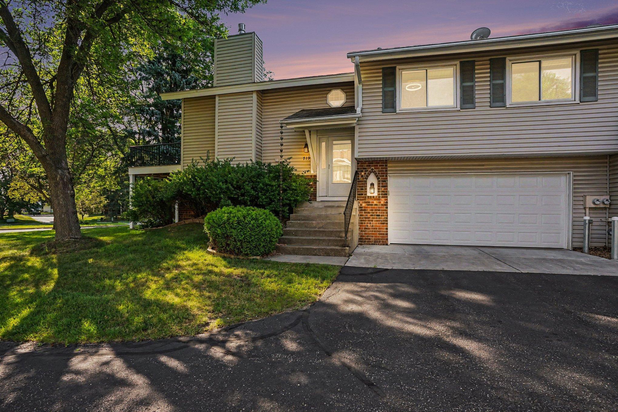 719 Evergreen Court — photo