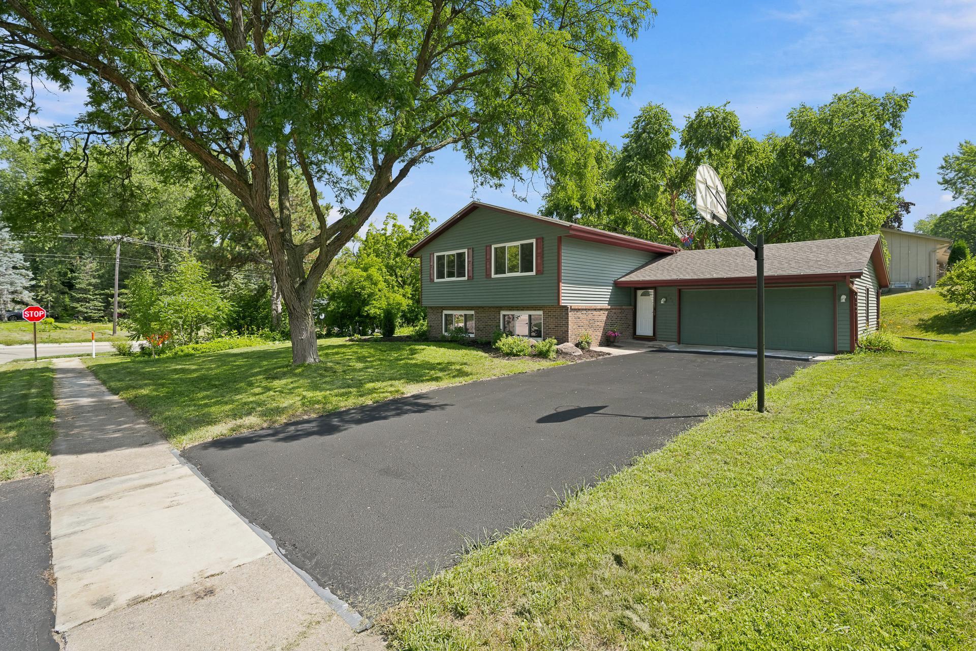 9401 Briar Road — photo