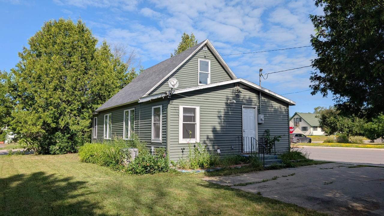 102 1st Street SW — photo