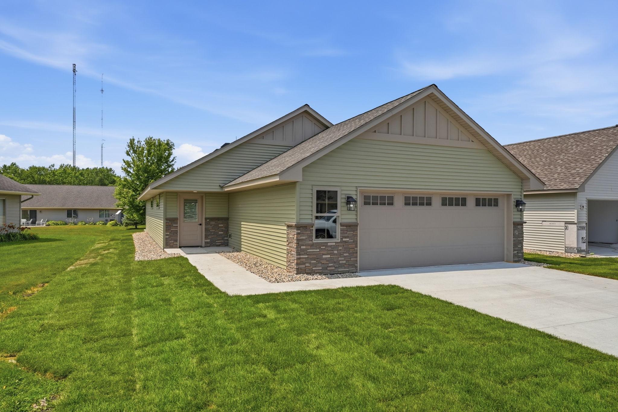 1807 Upper Trentwood Circle NE — photo