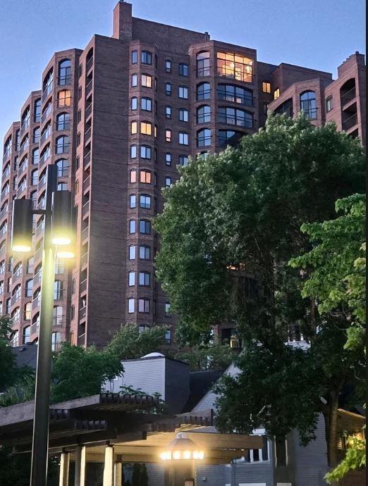 1235 Yale Place 1701 — photo