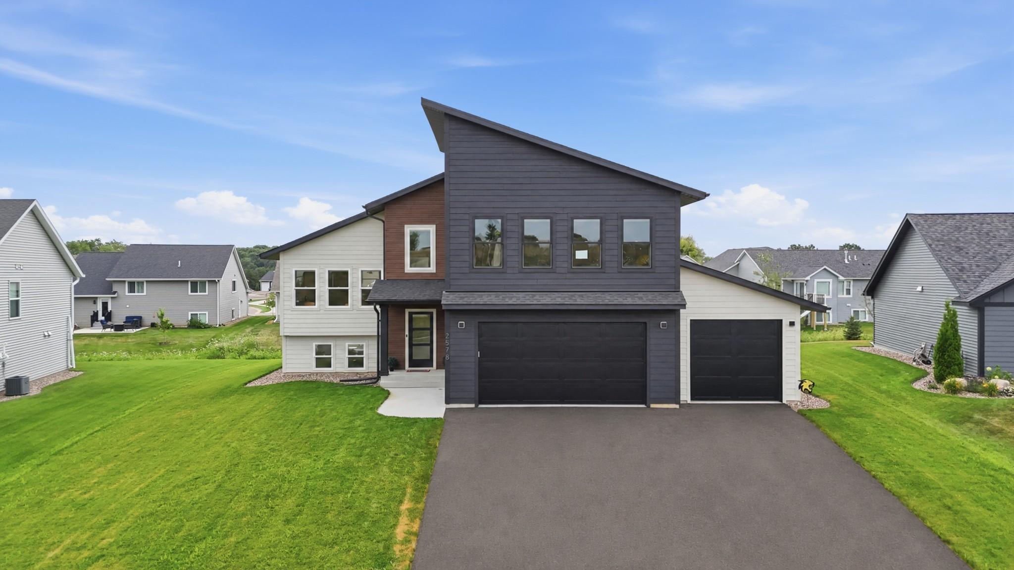2578 Meadows Drive — photo
