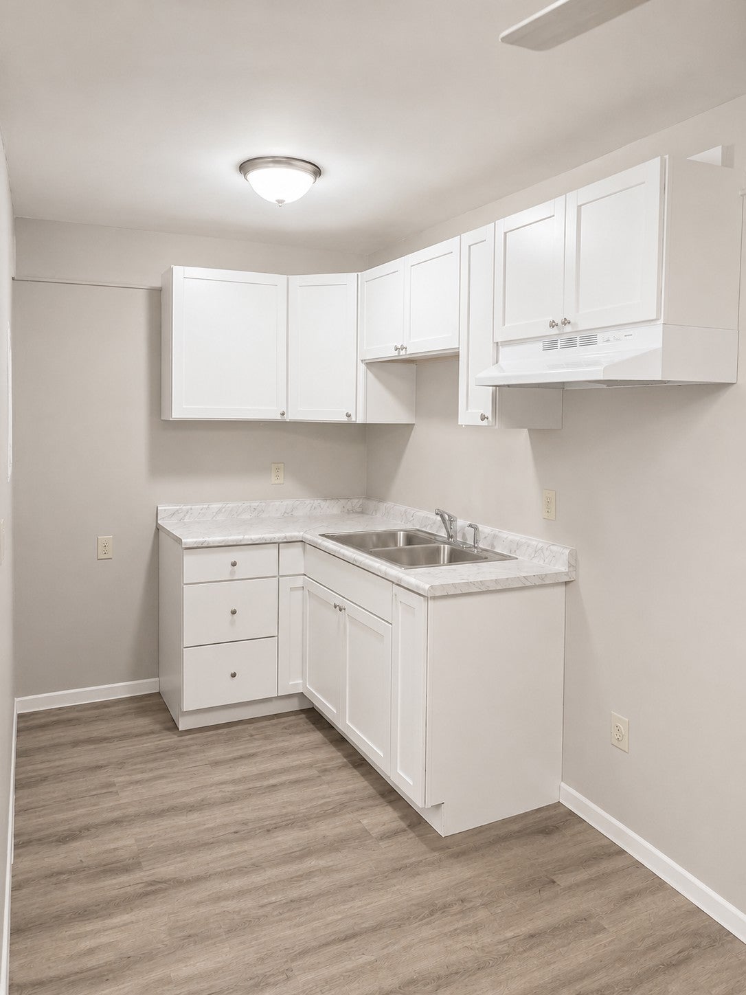 800 Hackberry Drive, Marshall, MN 56258 — photo 2