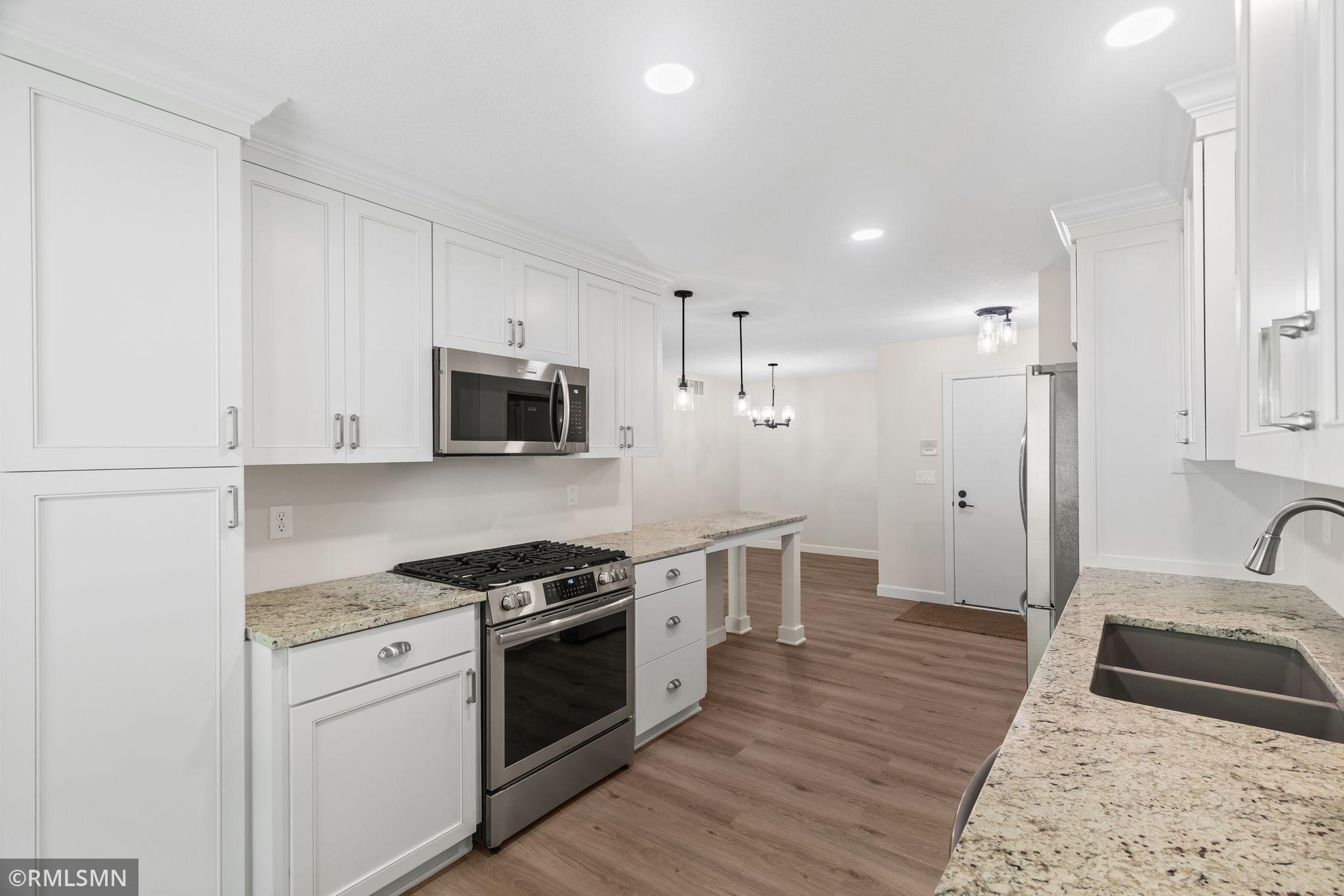 5237 Balmoral Lane — photo