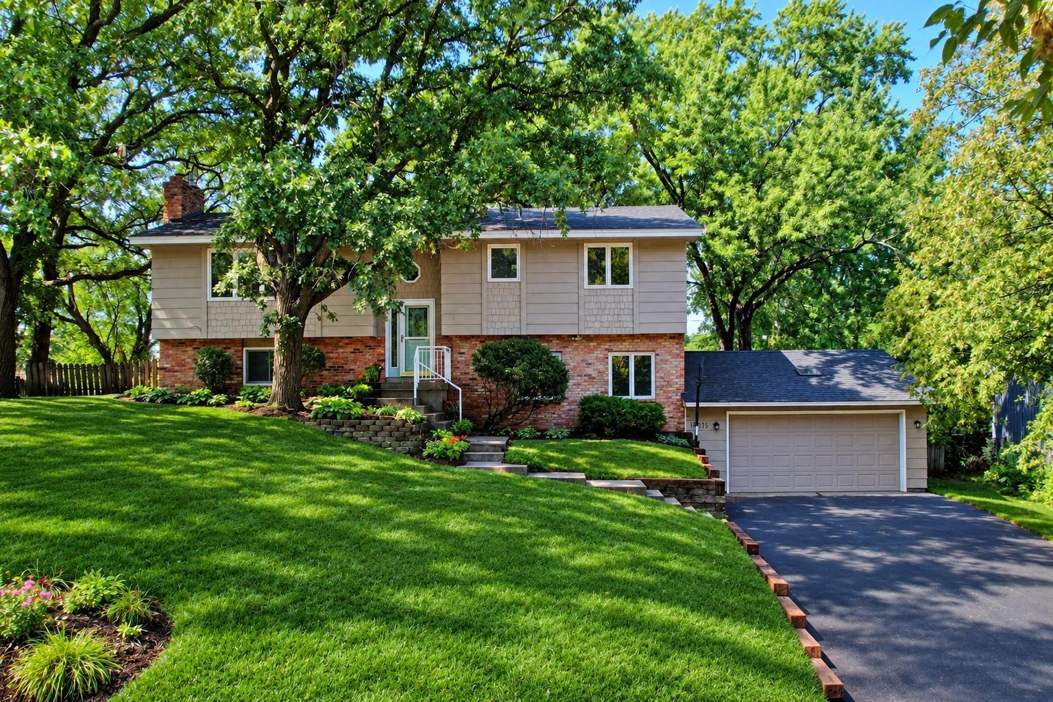 16015 Oak Shore Drive — photo