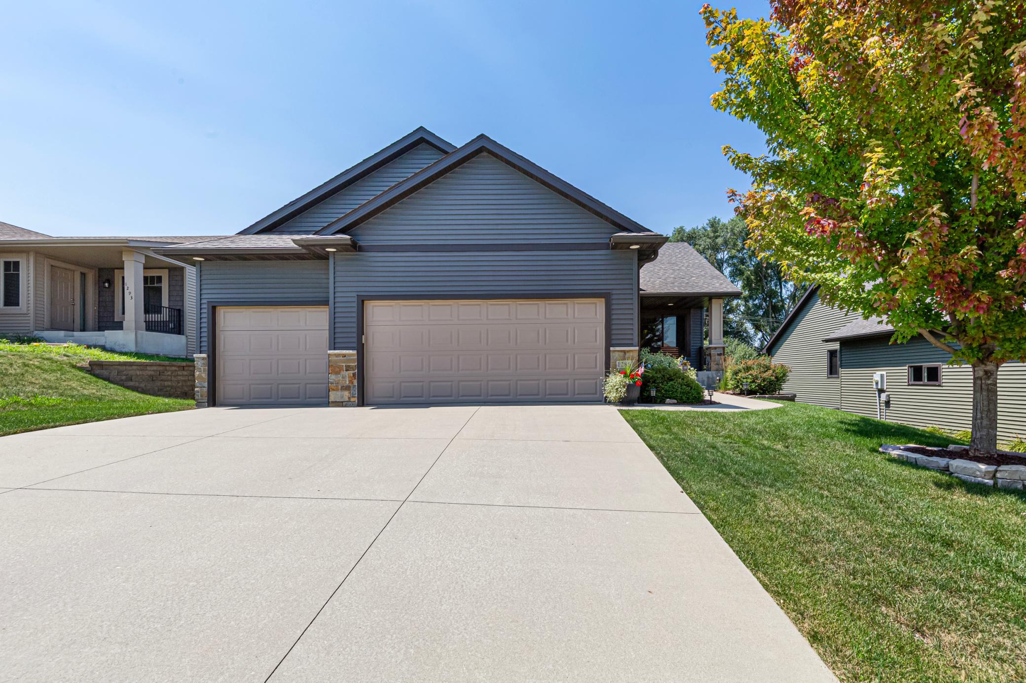 1285 Turnberry Drive SE, Rochester, MN 55904