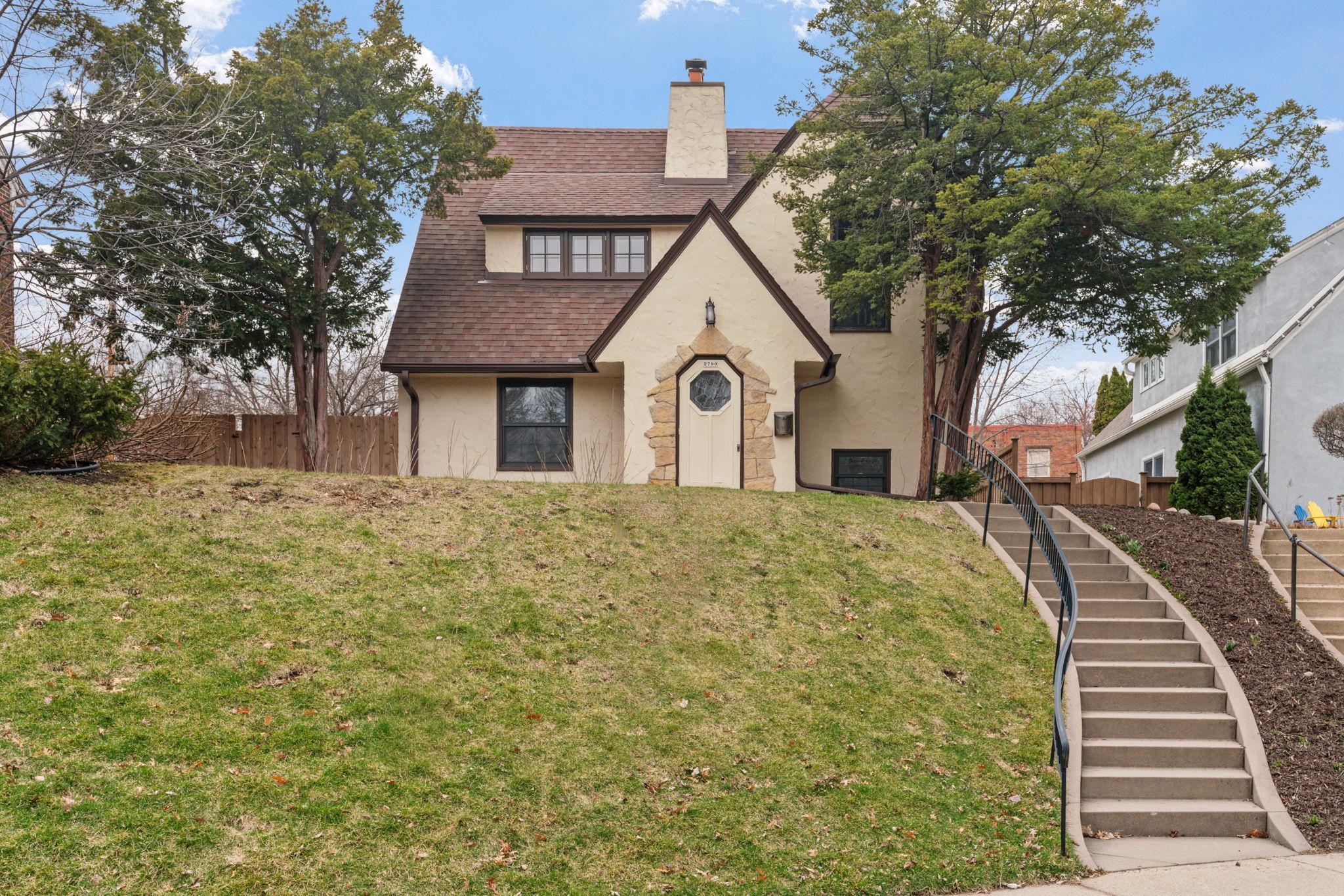 2790 Dean Parkway — photo