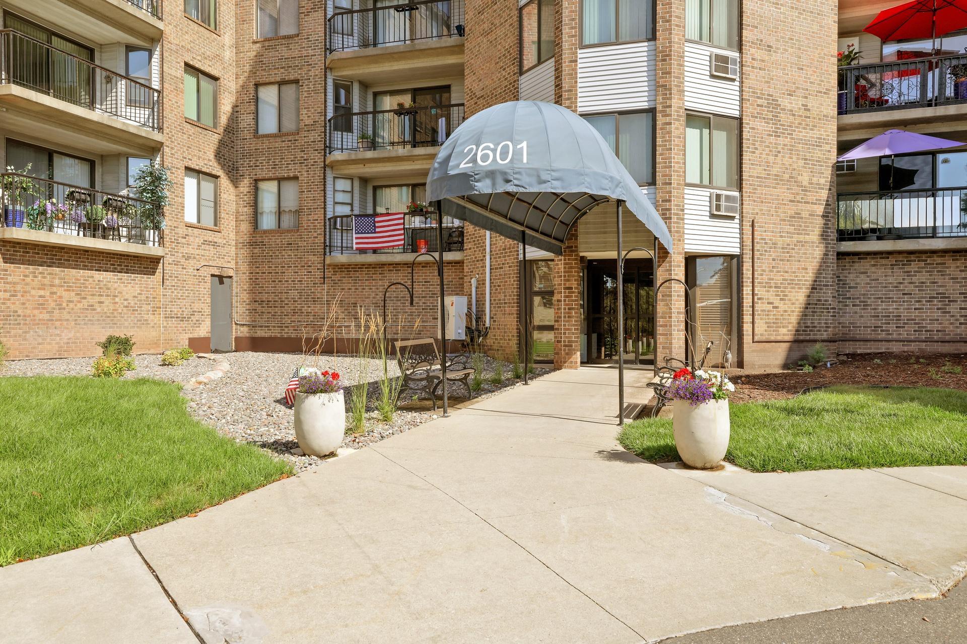 2601 Kenzie Terrace 412 — photo