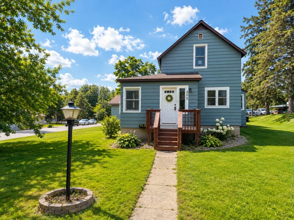 302 Mitchell Street — photo