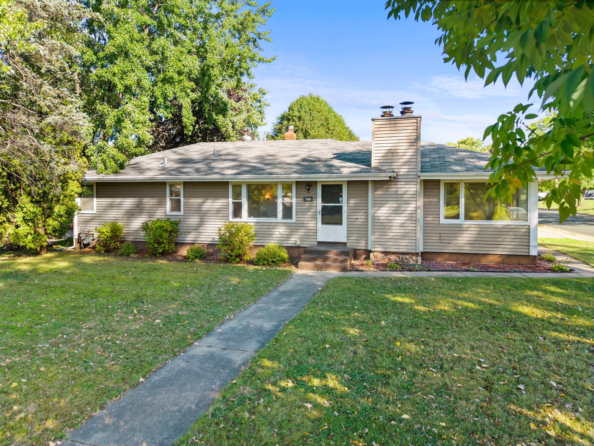 1041 Keefe Street — photo