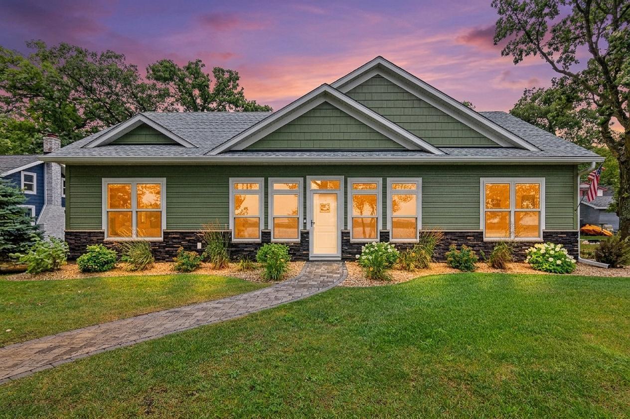 241 Lakeshore Drive — photo