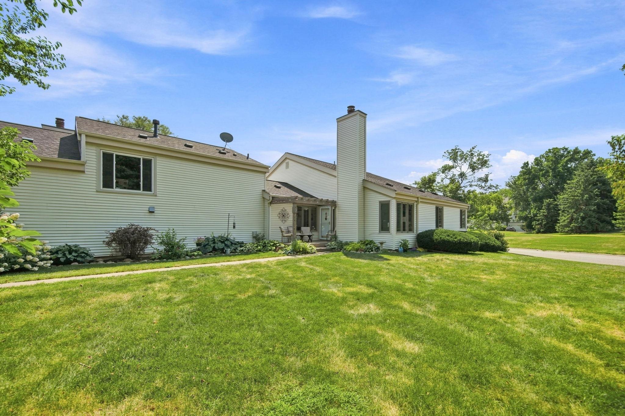 303 Elan Court — photo