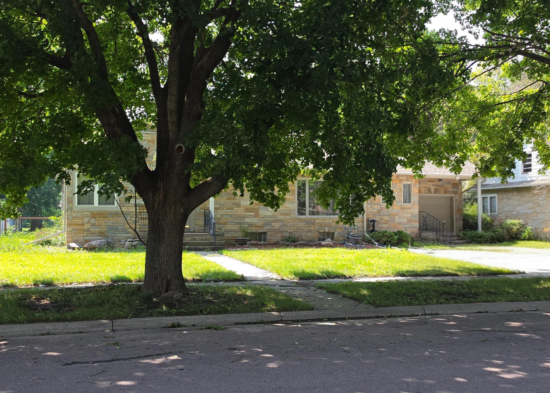 409 N Prairie Street — photo