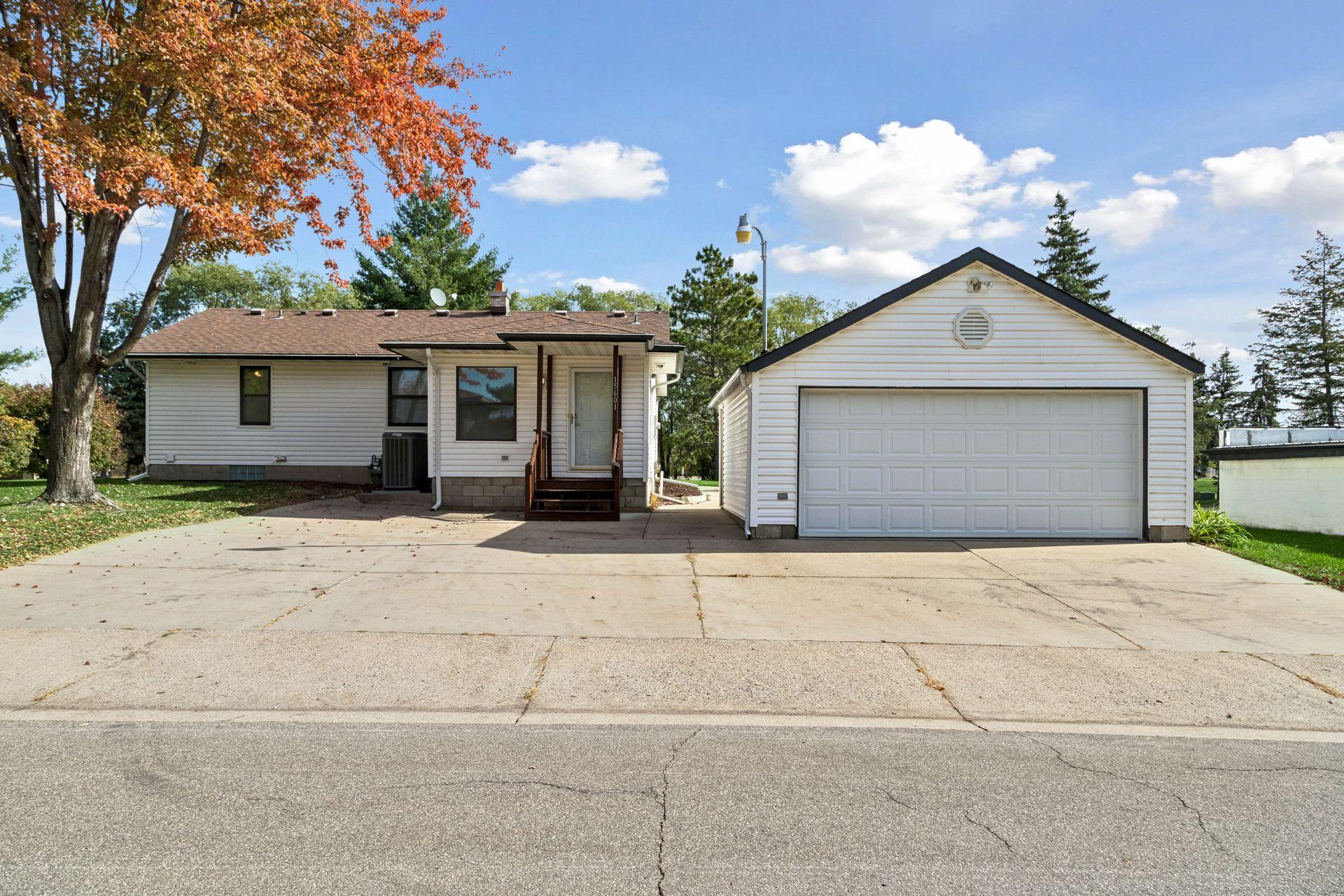 15601 Martin Drive — photo