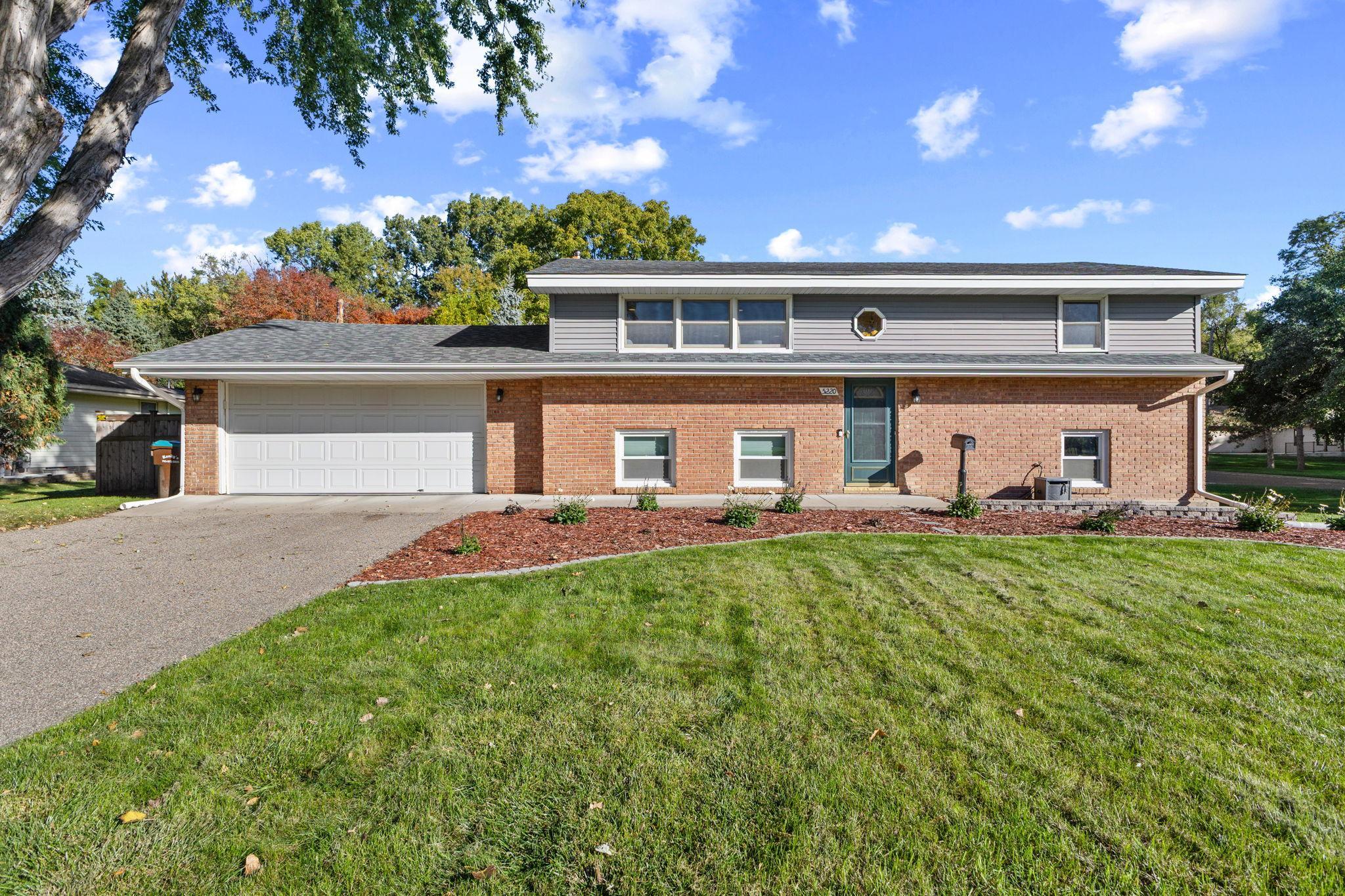 5220 Lowry Terrace — photo