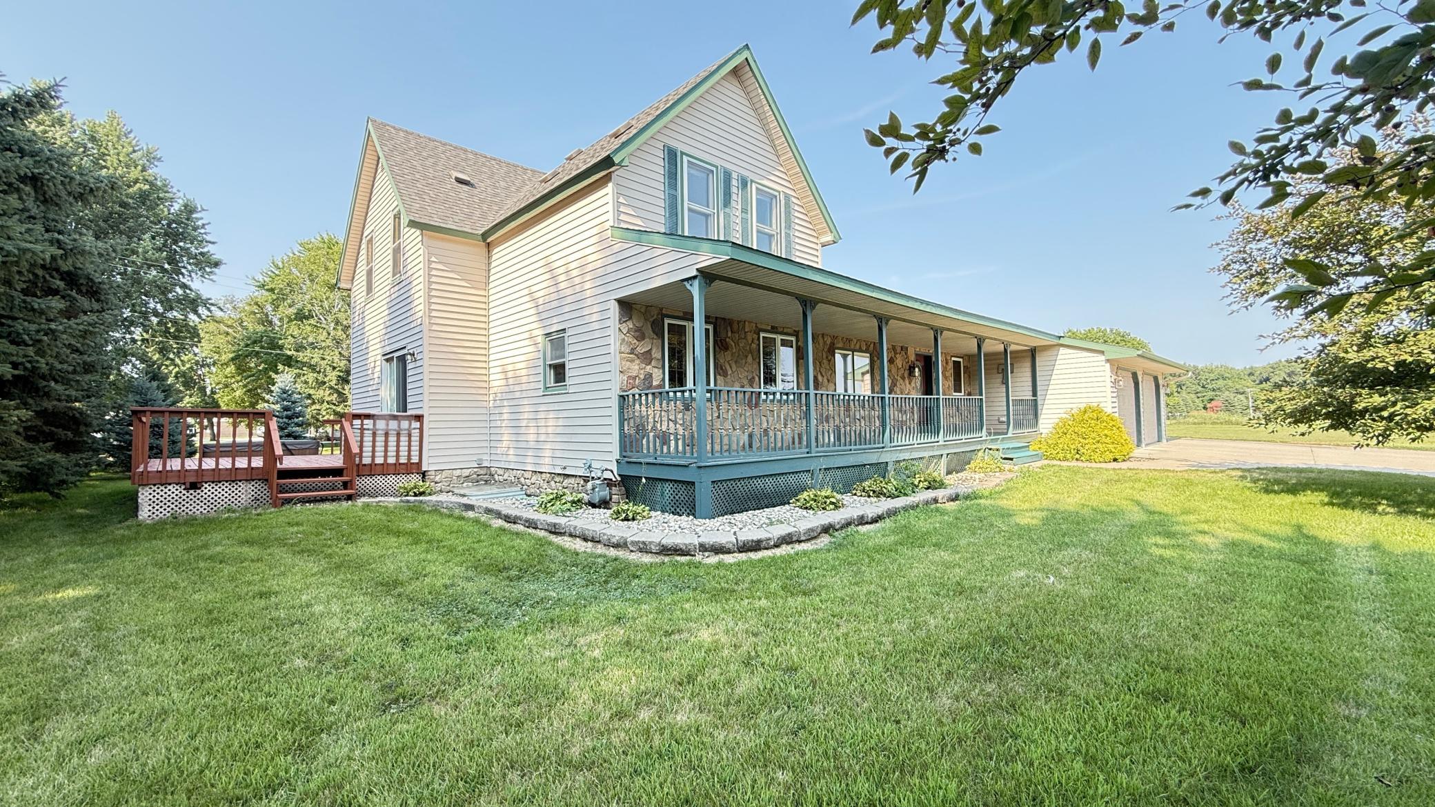 237 E Dahlstrom Avenue, Appleton, MN 56208 — photo 2
