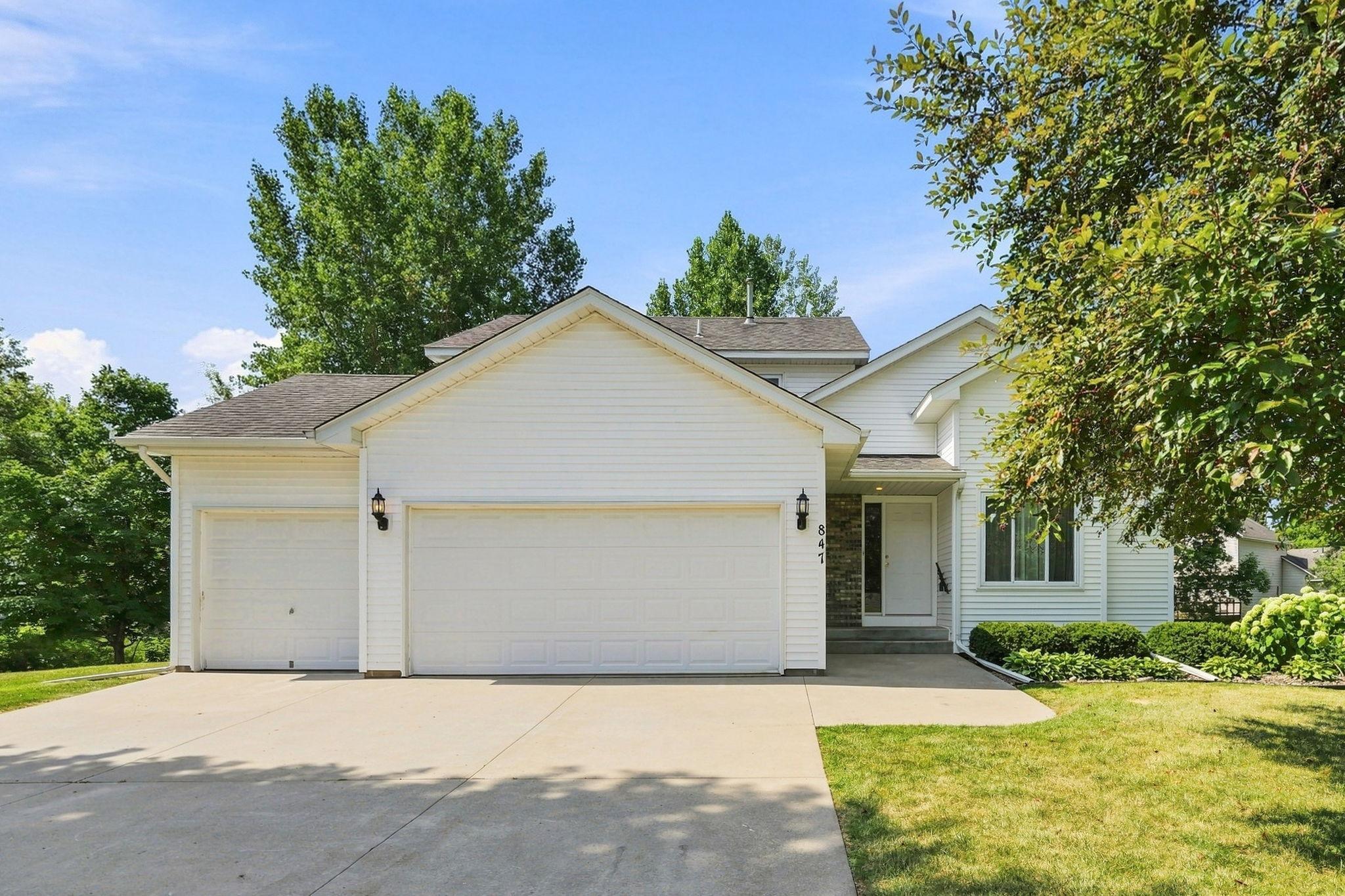 847 Vista Circle — photo