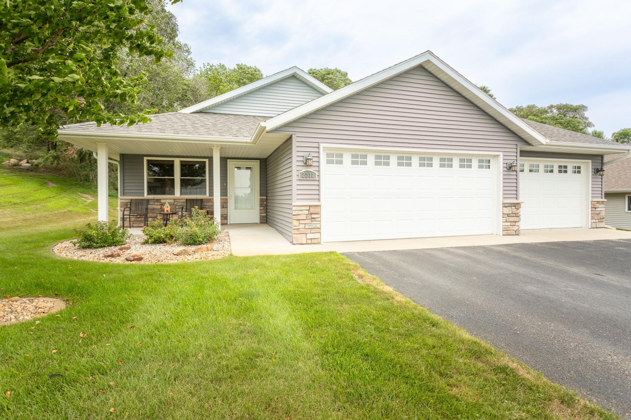 2211 Ridgedale Drive SE — photo