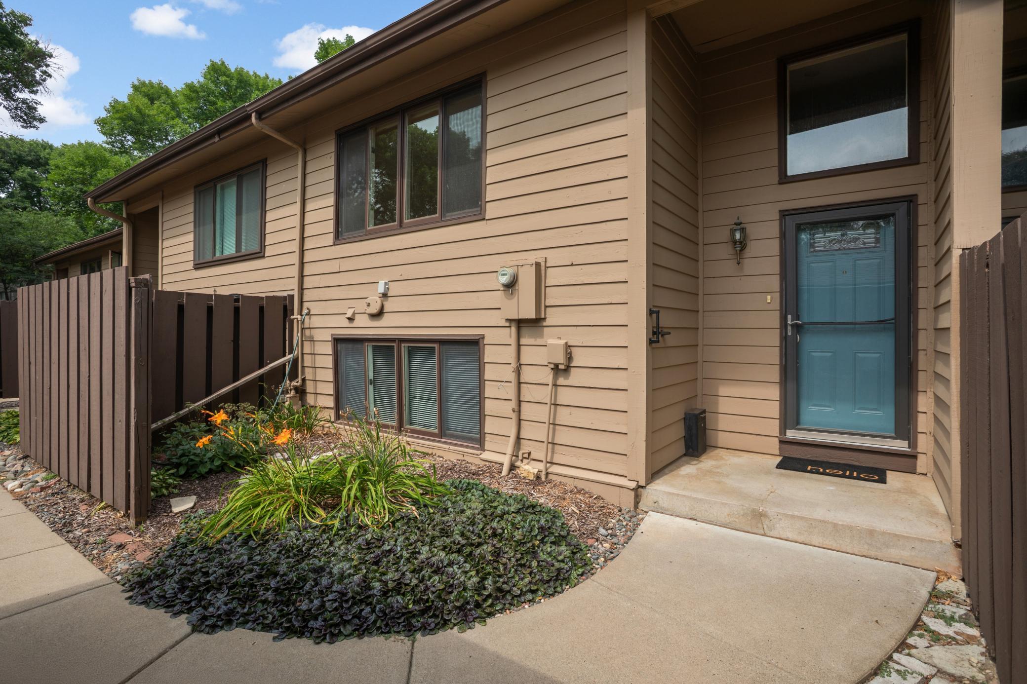 219 W Eagle Lake Drive — photo
