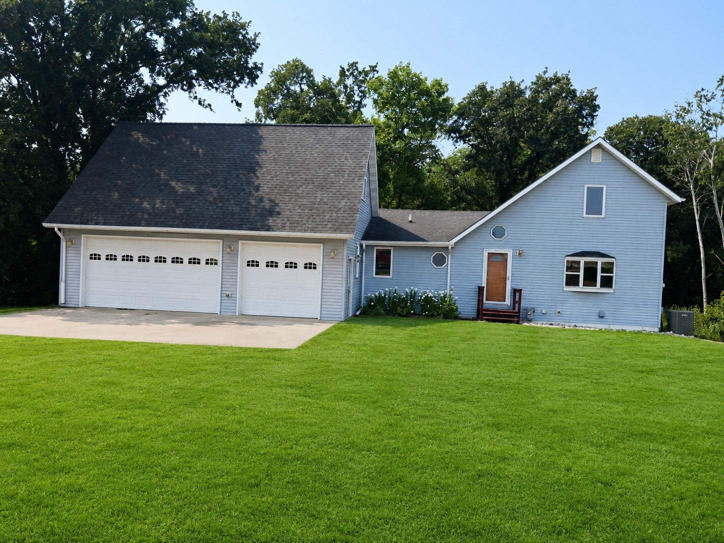 3325 Lakewood Drive — photo