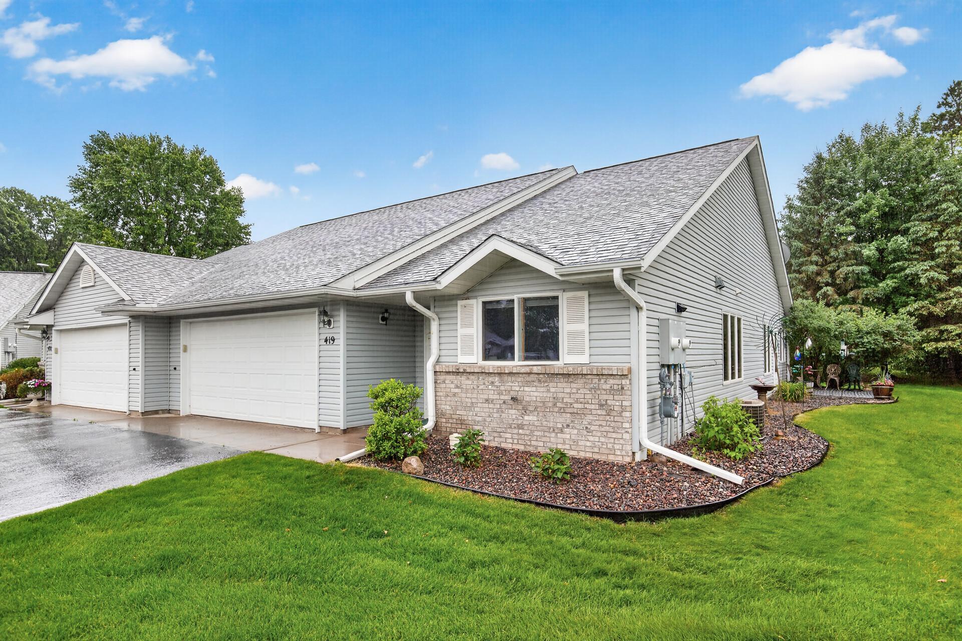 419 Pine Court — photo