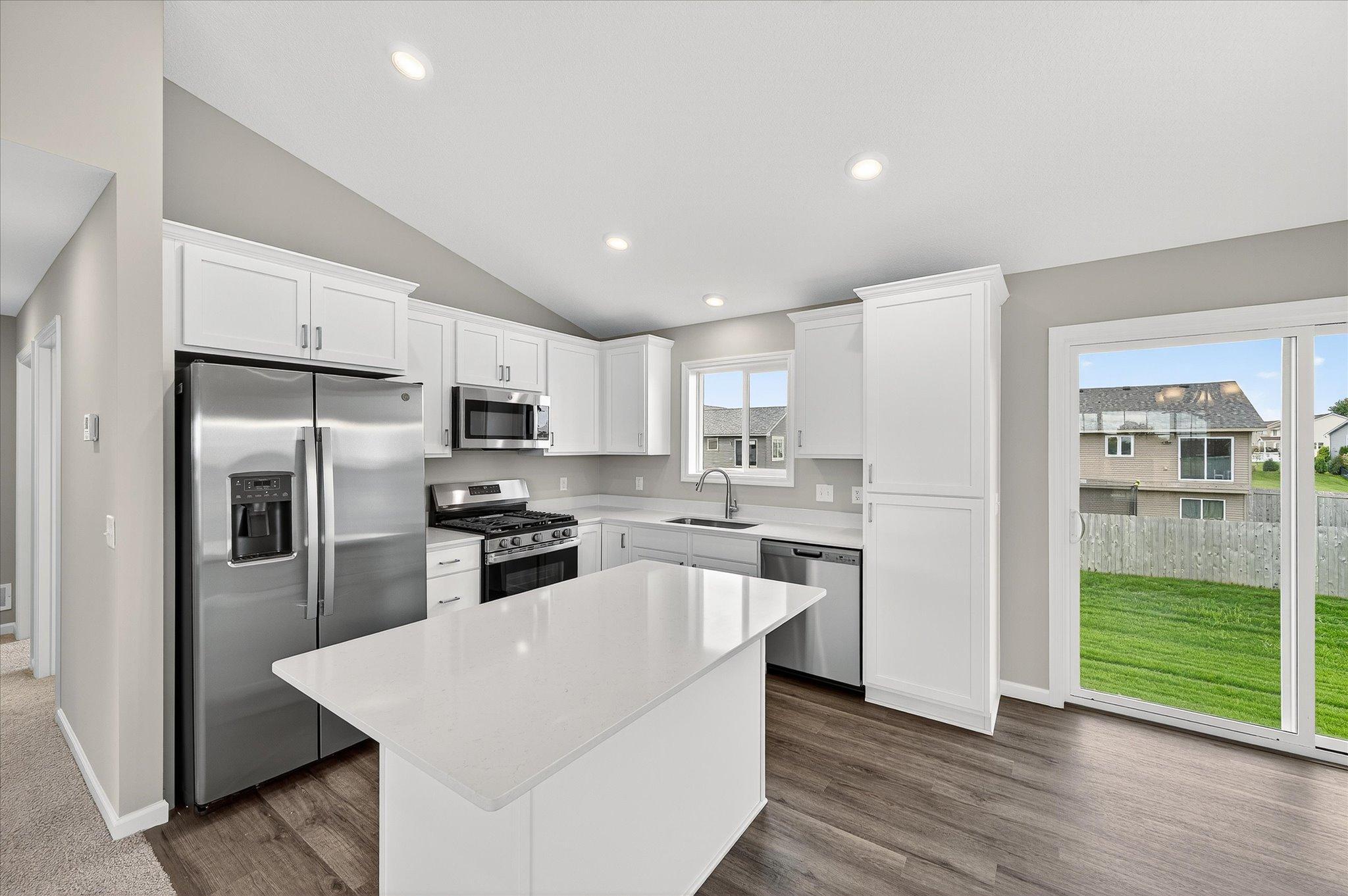 1752 Squirrel Way — photo