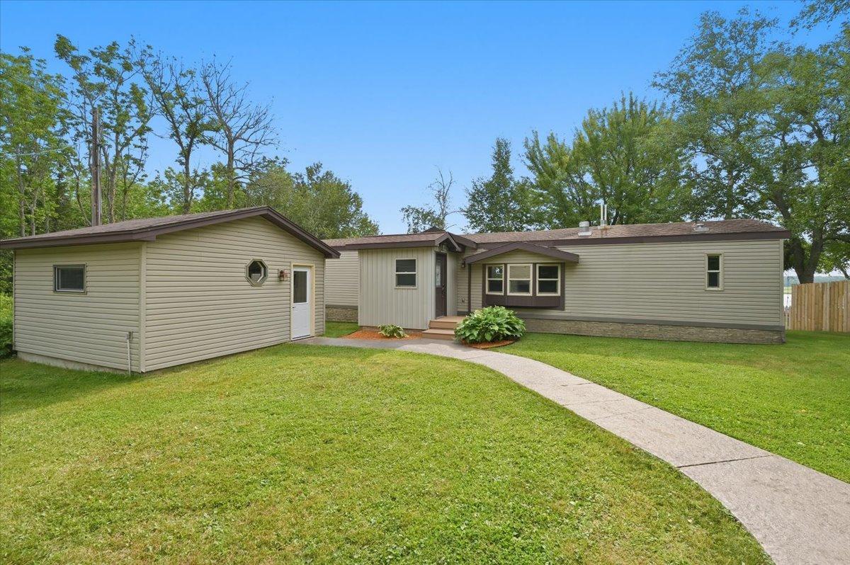 5226 E Lake Road — photo