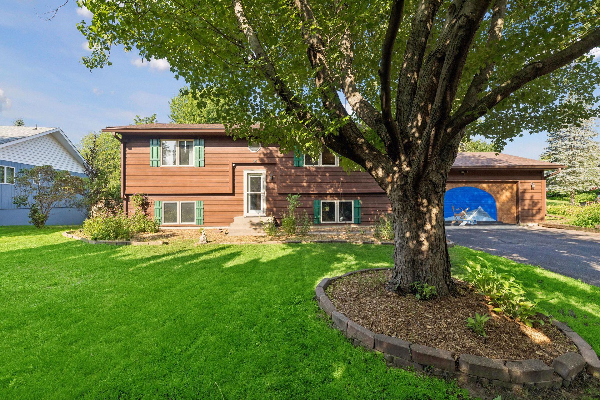 818 Pine Tree Trail — photo