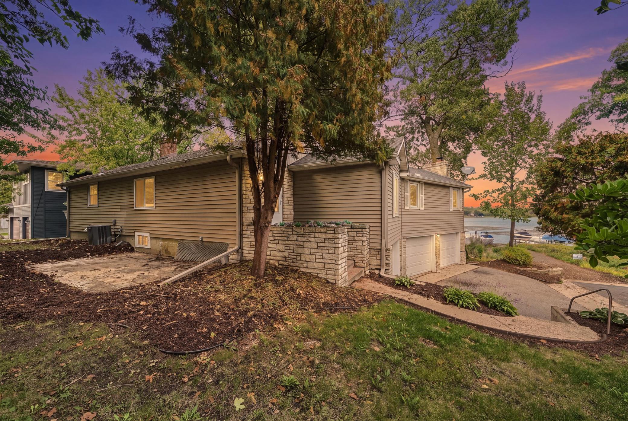 2149 Cardinal Lane — photo