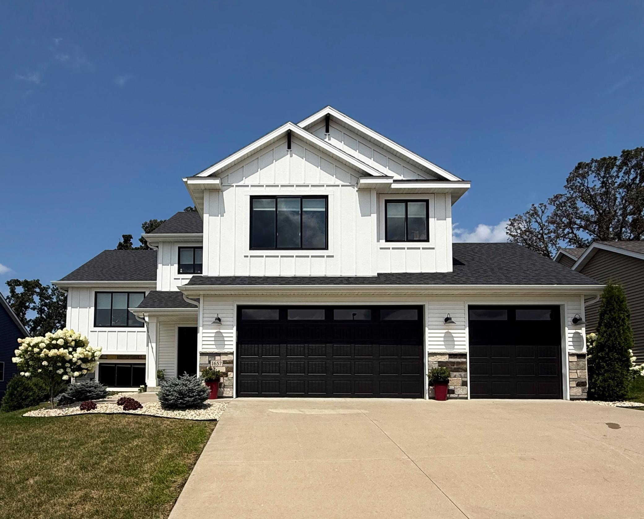 1657 Century Ridge Lane NE — photo
