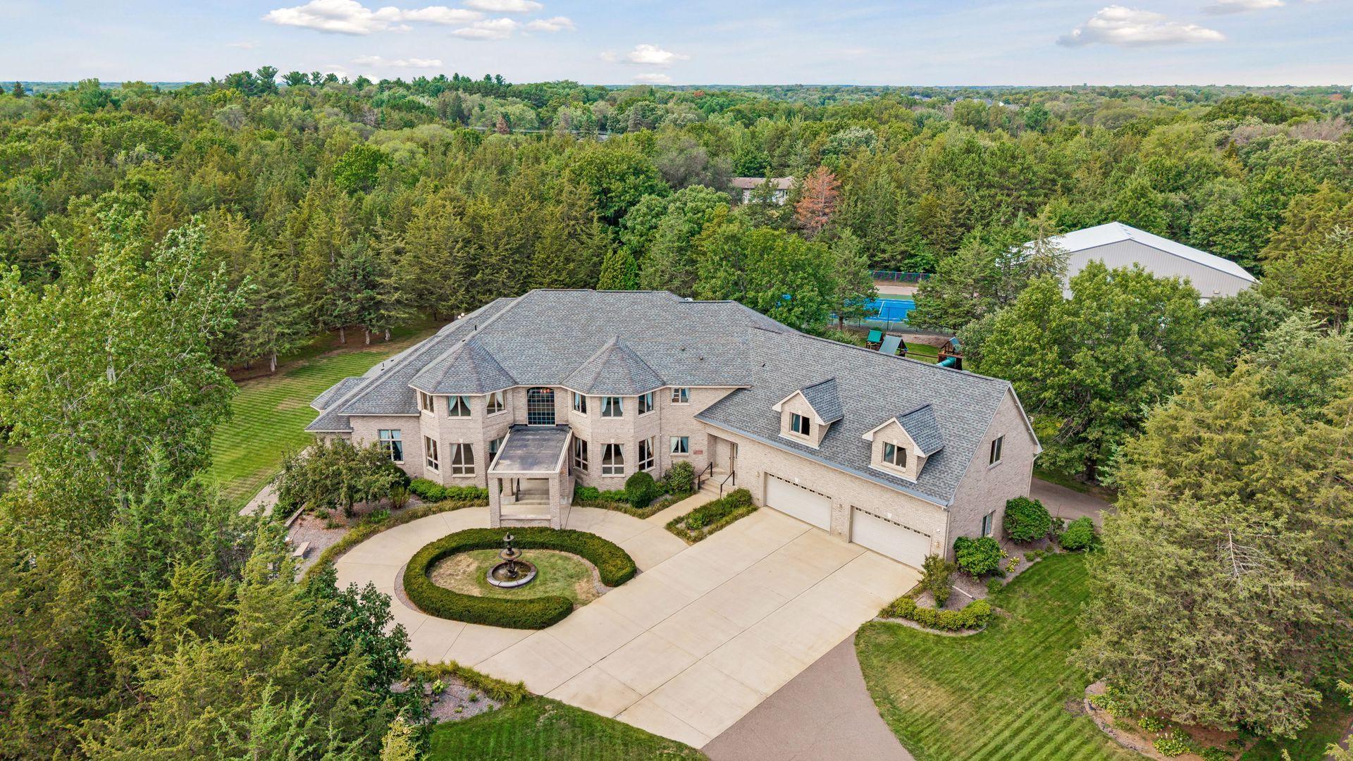 16300 Valley Drive NW — photo