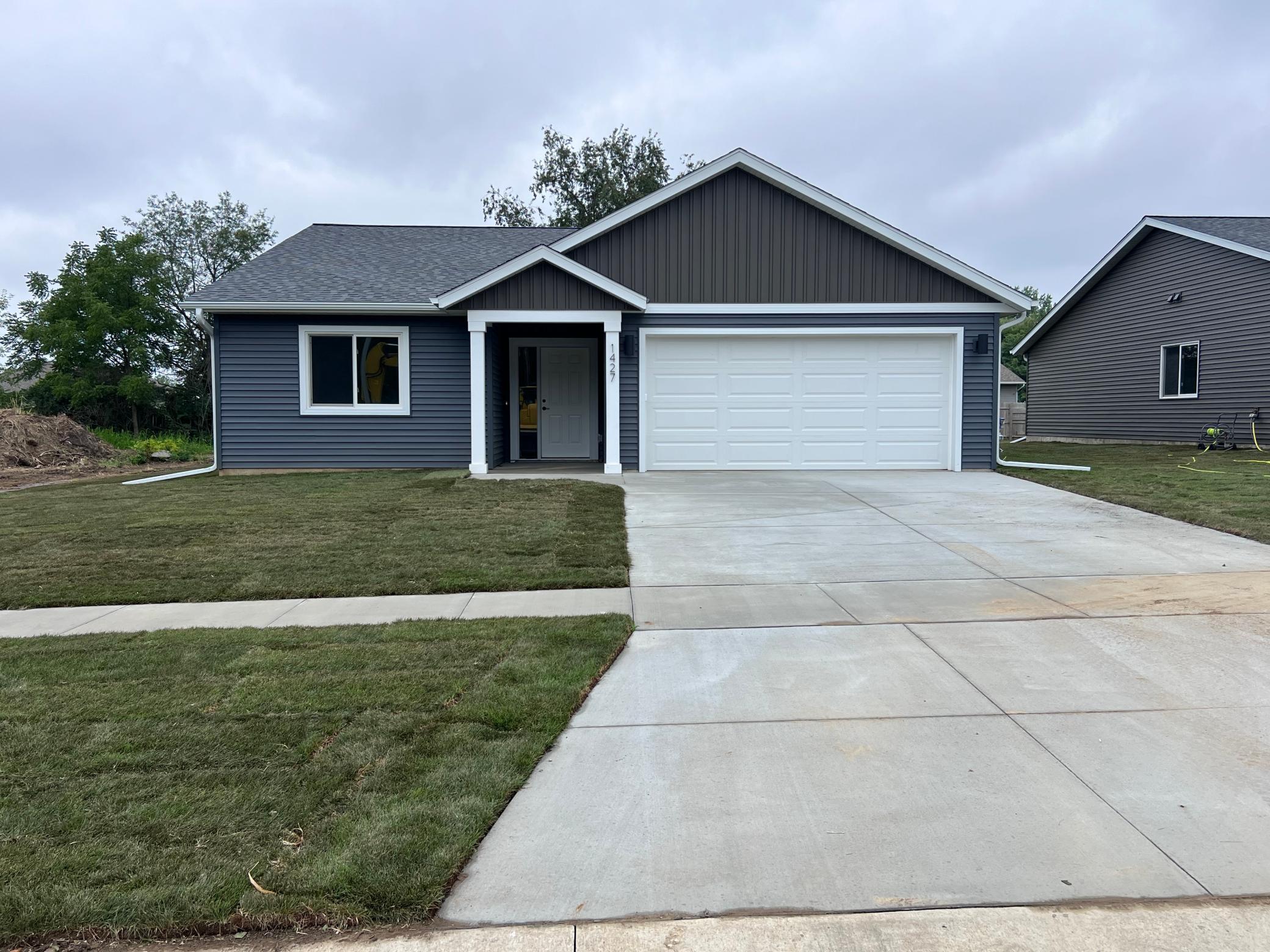 1427 Sunrise Avenue SE — photo